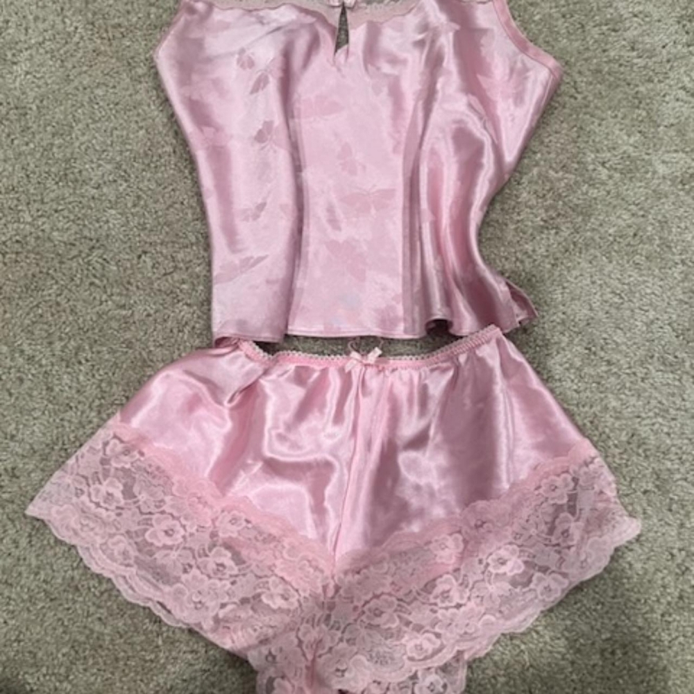 Pink lingerie two piece set !! 🎀🩷
